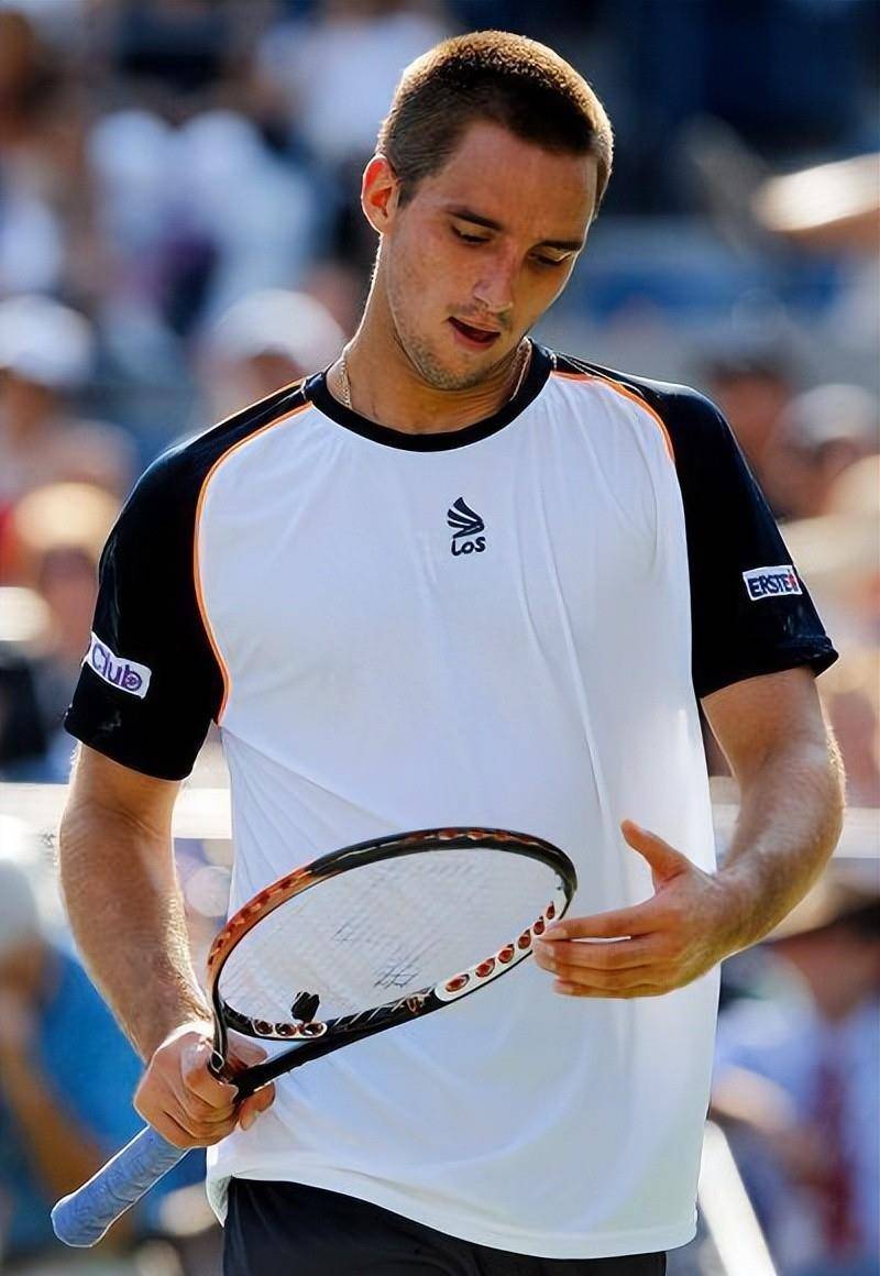 维克托·特洛伊基:网球坚韧传奇!