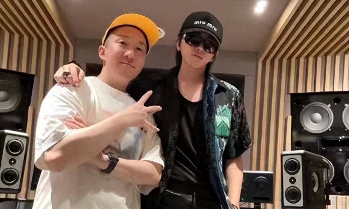 娱记曝蔡徐坤现状:无人敢用,吃老本生存,最后动态打脸黑粉_女方_未