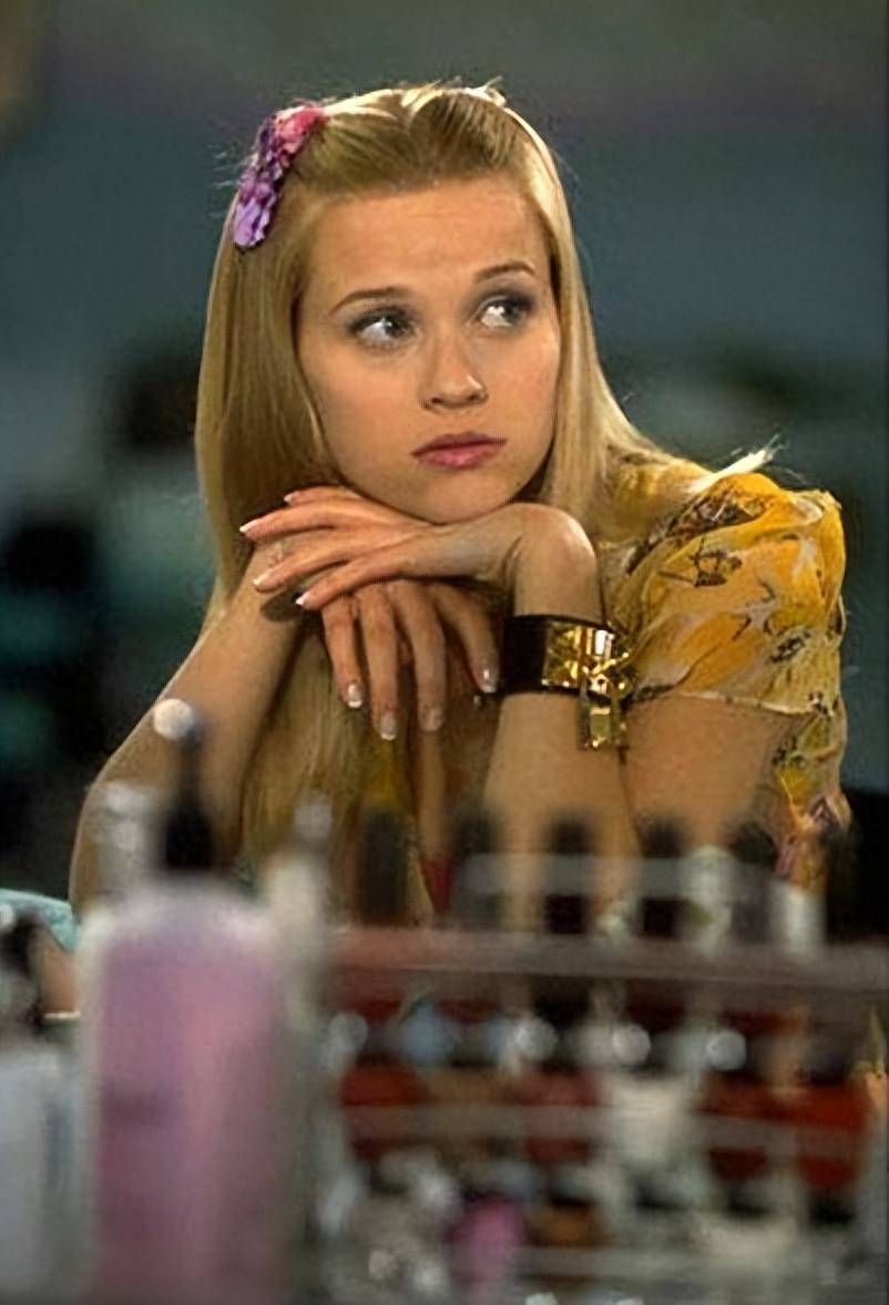 《律政俏佳人》系列完美展现了真人电影中的类芭比形象构建_时尚_女性