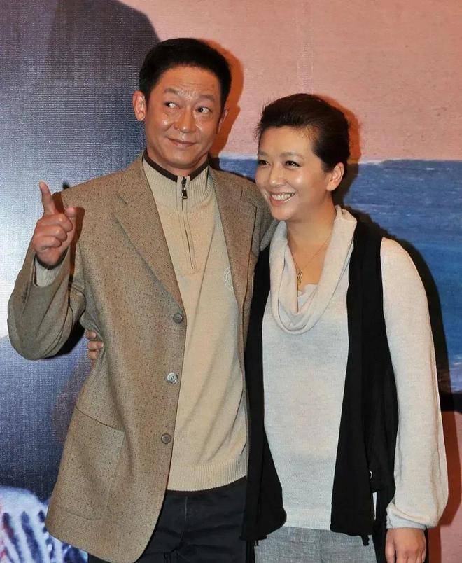 风情女人江珊:四度爱上硬汉,和靳东意难平,现和新丈夫快乐相伴_王志文