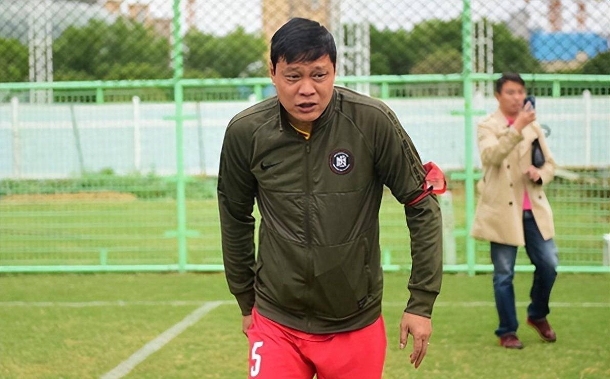 范志毅作为我们足球队的一员,曾在地方队当过教练.
