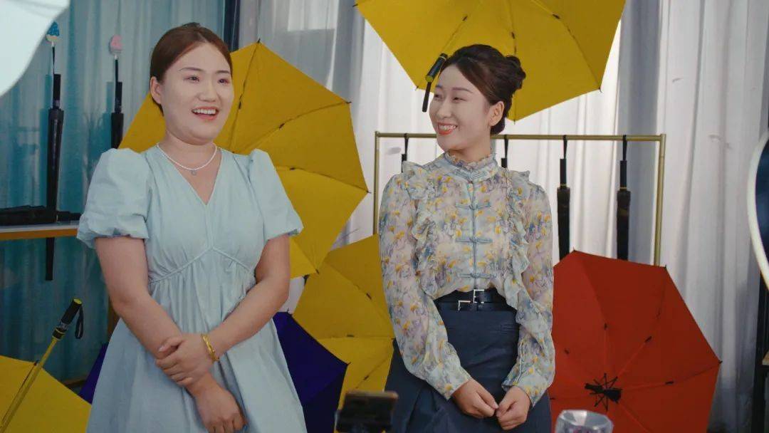 抖音上走出的"中国合伙人",让生意不再内卷_钟永平_直播_义乌