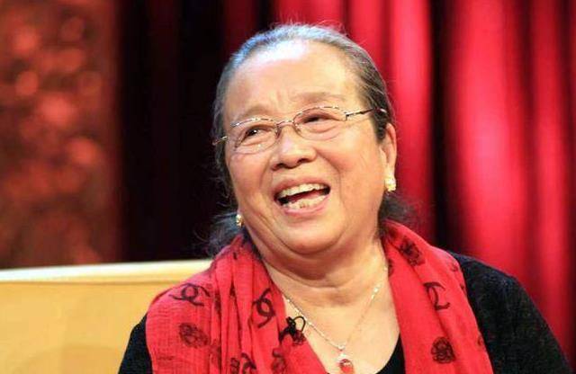 容嬷嬷"儿子"出道多年不温不火,儿媳却大放光彩,引人注意_王媛可_王雨