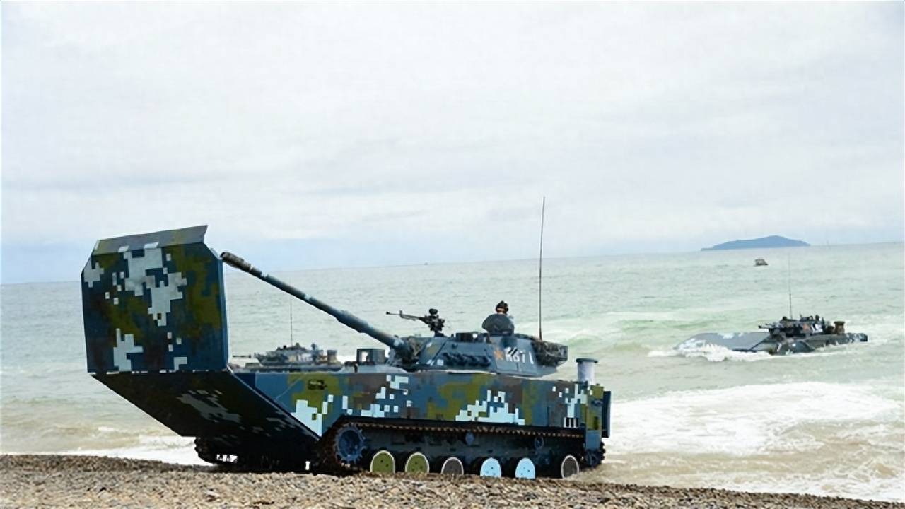 最强两栖战车,中国造!抢滩射击两不误,解放军再添登岛利器