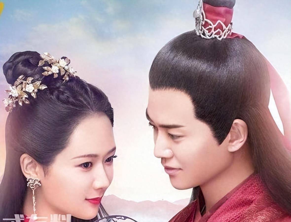 迪丽热吧和任嘉伦的吻戏太敷衍,网友:老婆不让?还是热巴不让?