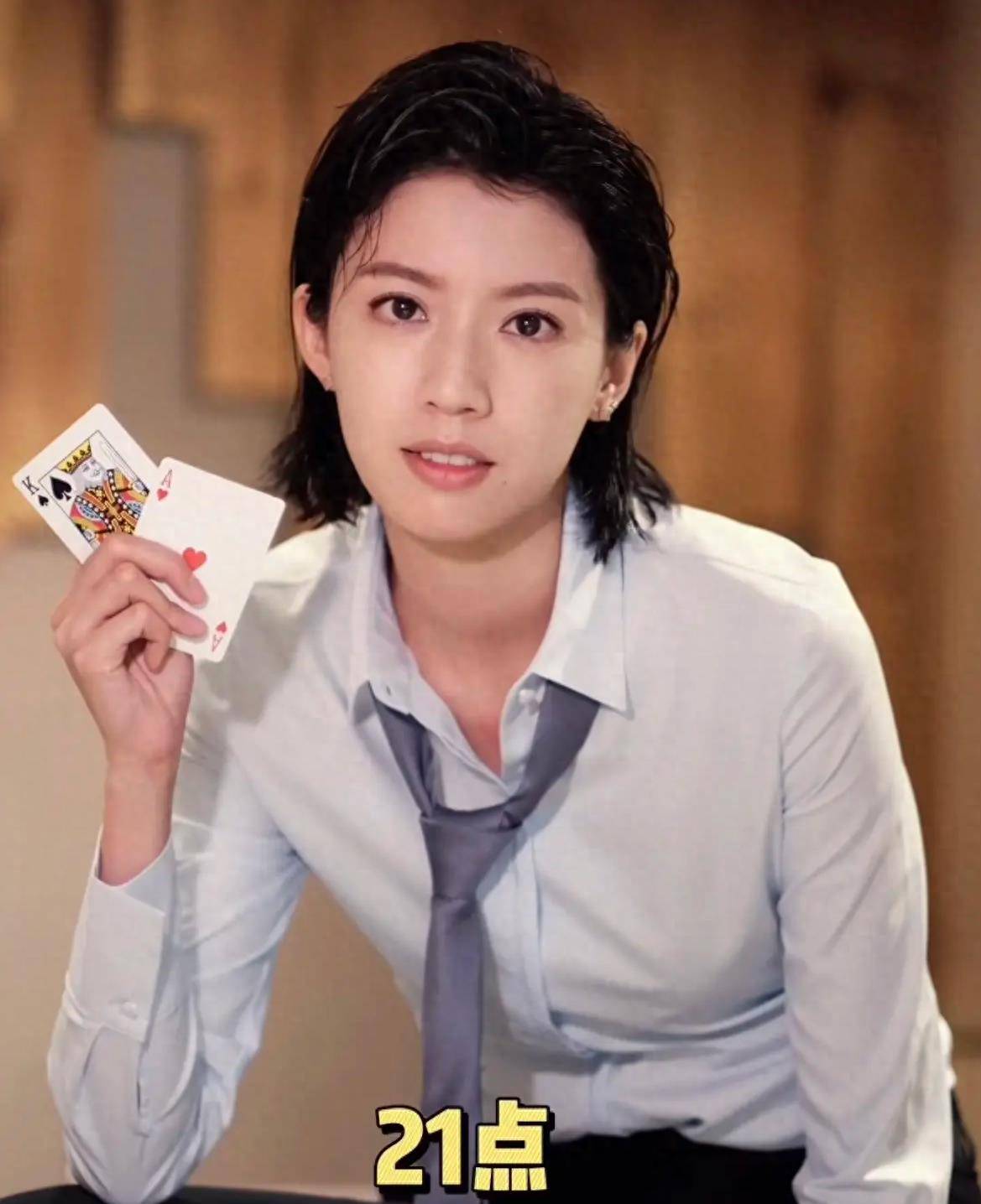 出道10年,爆发10多段恋情,被称为"tvb发电机"蔡思贝的成名史_绯闻