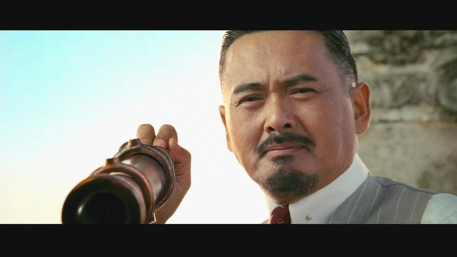 《让子弹飞》以喜剧的形式呈现,其中所揭示的社会问题却非常深刻_电影