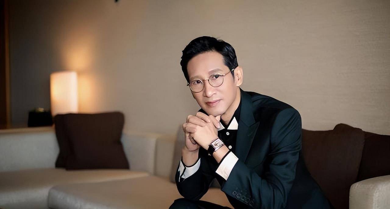 两个王劲松,一个北电当老师,一个凭配角出圈,相差1岁各自精彩_工作