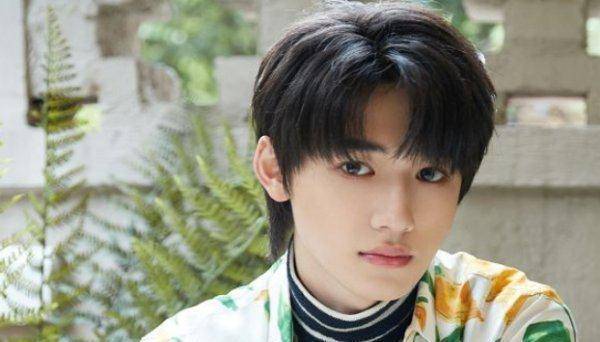 这个排名终于给自己留下了一些面子, 排在第九位的包括易阳千玺, 这