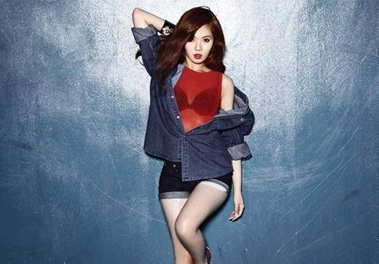 女神金泫雅,能帅能可爱,穿男友衣服扮起小软妹,画面尽显呆萌_宣美