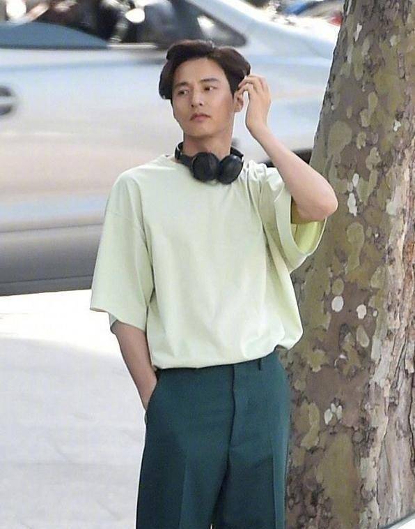 42岁元彬素颜太美不敢信!