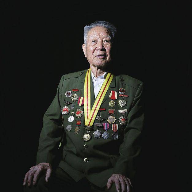 他是解放军最强单兵之王:荣立5次一等功,5次二等功,4次三等功_袁永福