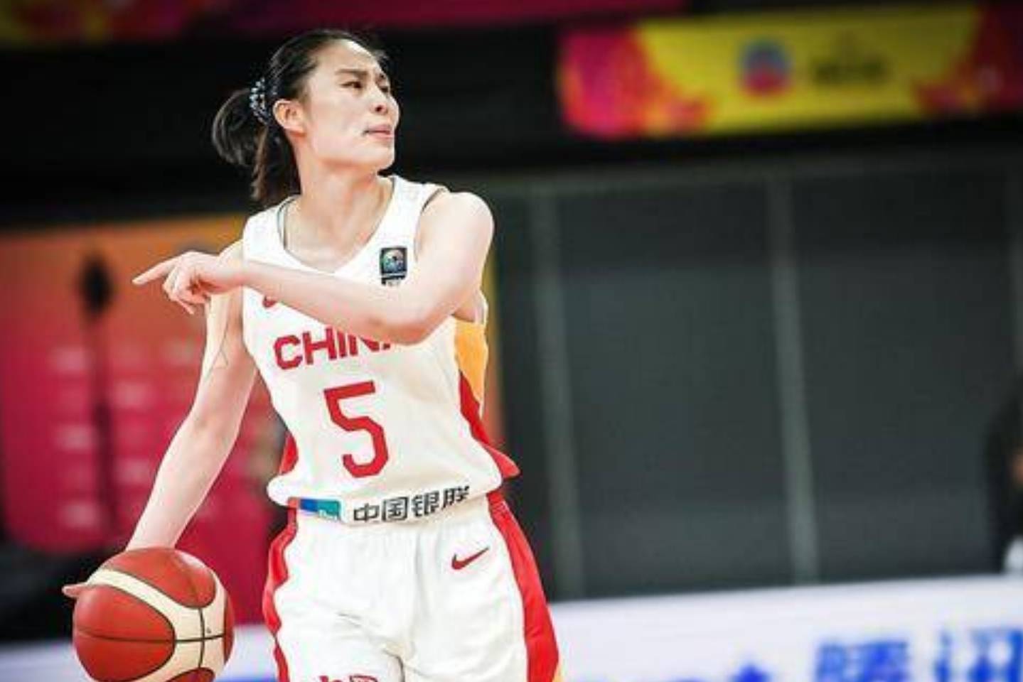 中国女篮逆转澳大利亚豪取3连胜!王思雨狂砍21分4助攻!_比赛_热身赛_篮板