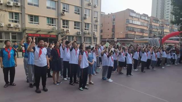 "强国复兴有我"——济南市育园学校举行2023年秋季开学典礼_全体师生