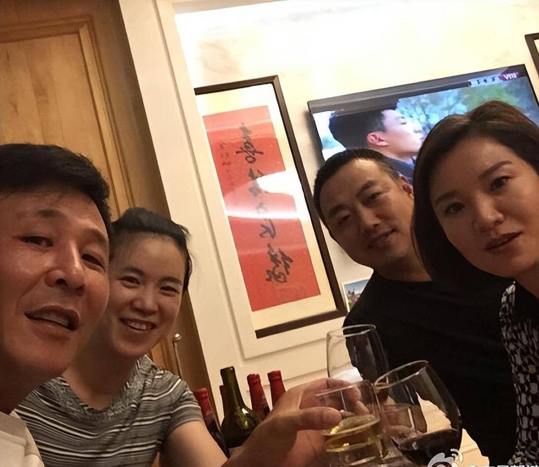 但架不住郭斌动了心思,求了刘国梁一次又一次,刘国梁才答应给两人创造