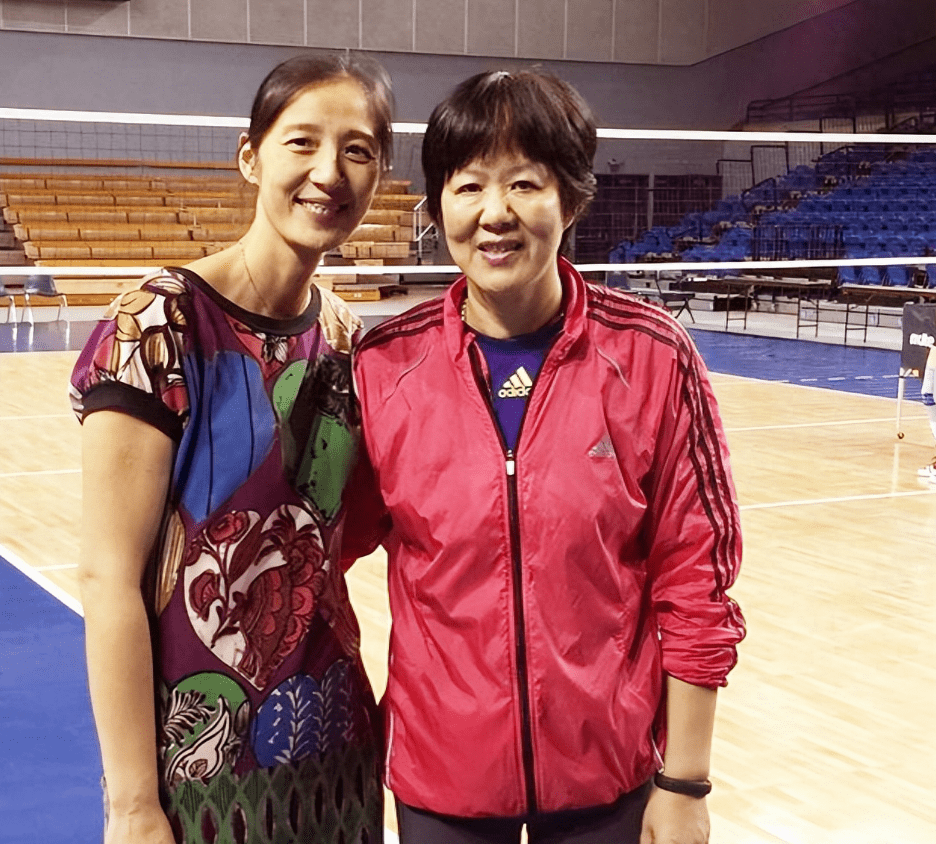 女排名将李月明:被誉为最美副攻,身高1.88米,二婚嫁给美国丈夫