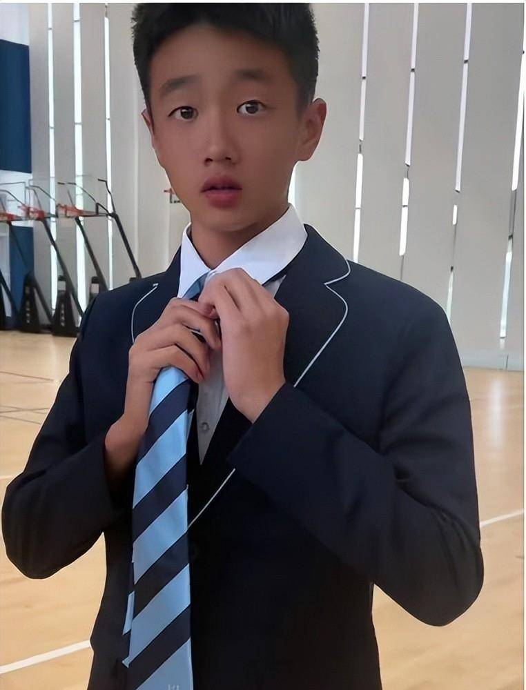 《爸哪》萌娃变化大:康康高大威猛,王诗龄变美,诺一霓娜认不出_网友