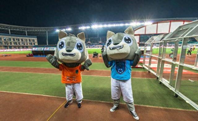 皇马4大吉祥物集体离队:2.1亿引进,竟然300万卖出_球员_操作_市场