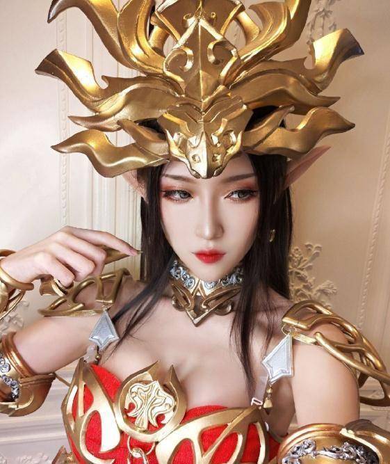 腐团儿挑战辛芷蕾美杜莎造型,历时大半年!