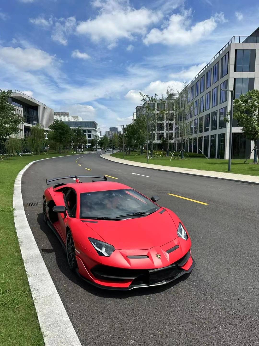 独有配磨砂红车漆,兰博基尼aventador svj_搜狐汽车_搜狐网