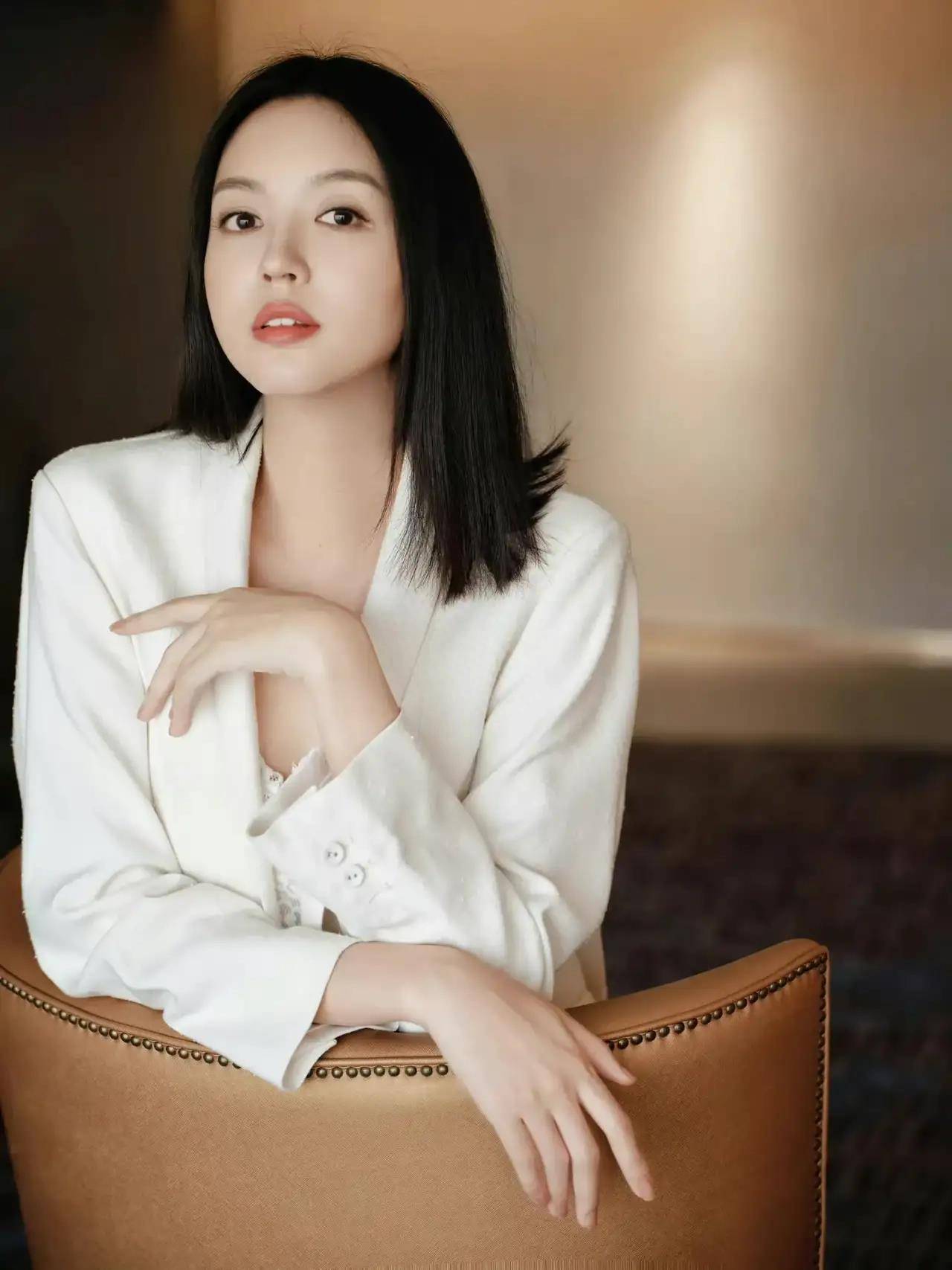 选美冠军的天花板,她才是选美的美人标准,最能代表中国美女_张梓琳