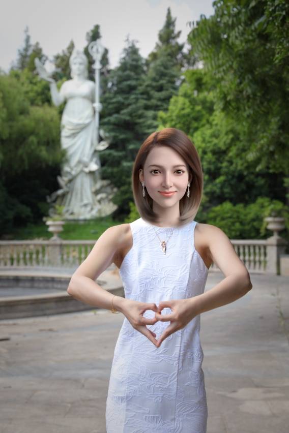 香梅和平御园内的和平女神雕像艾琳,是代表了东西方文化融合与创新的"