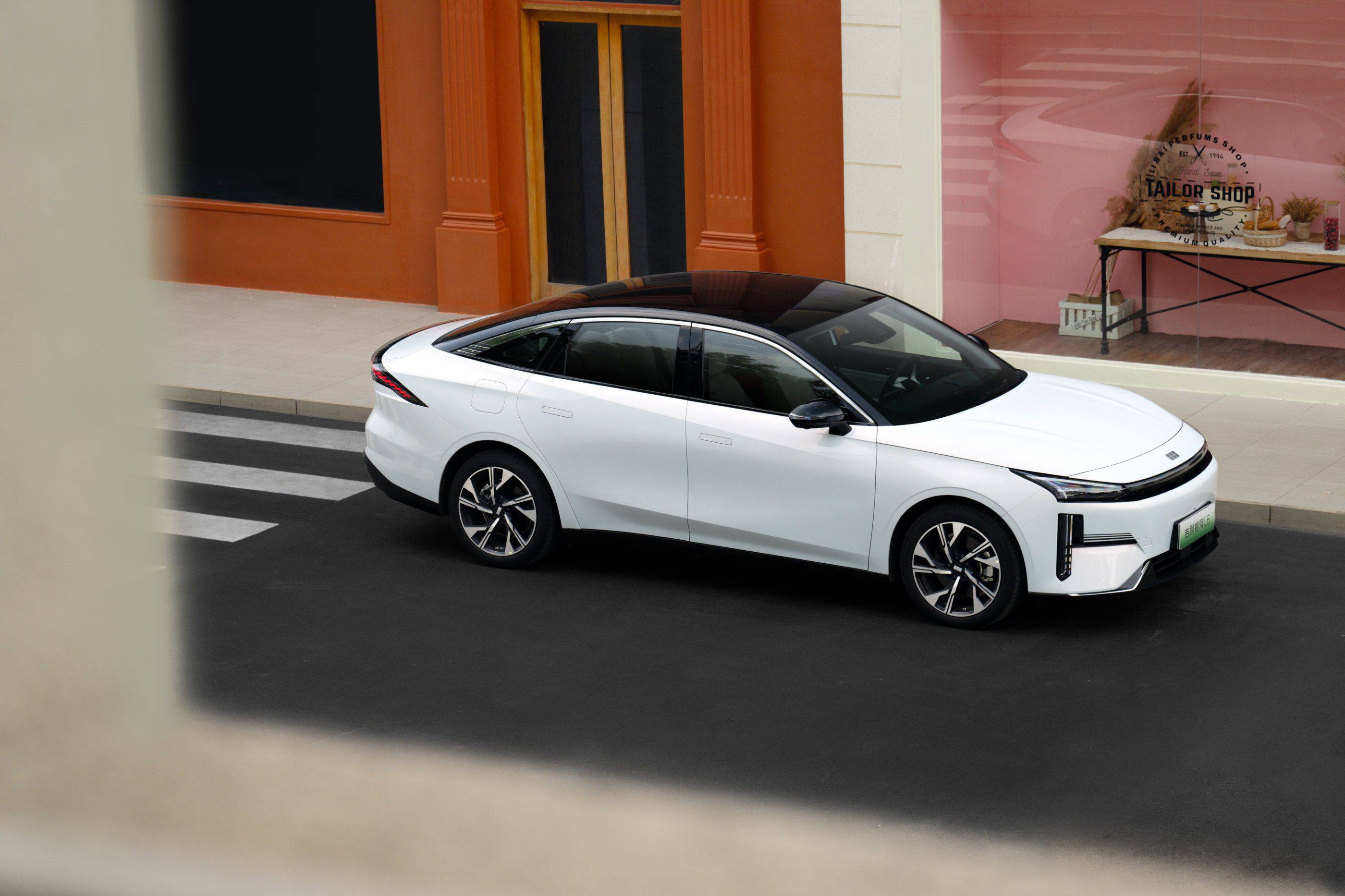 为用户提供高价值"私人定制"精品座驾,吉利银河l6开启预售_搜狐汽车