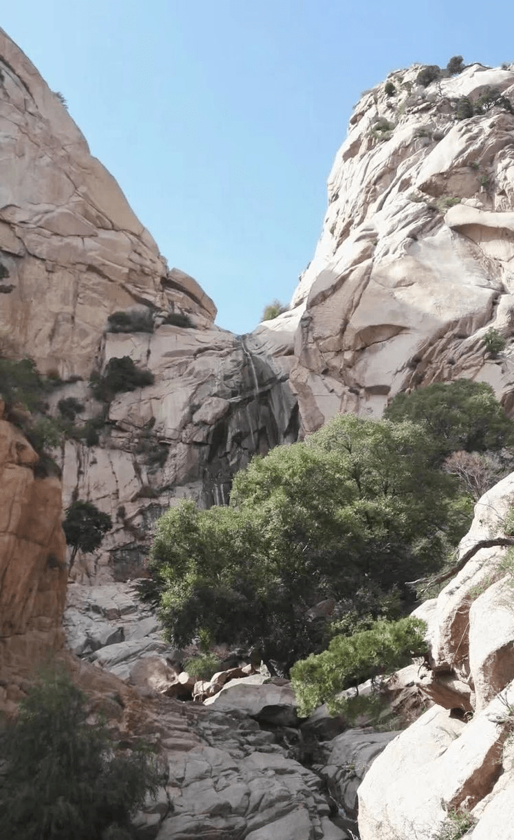 阴山一脉梅力更_瀑布_登山_包头