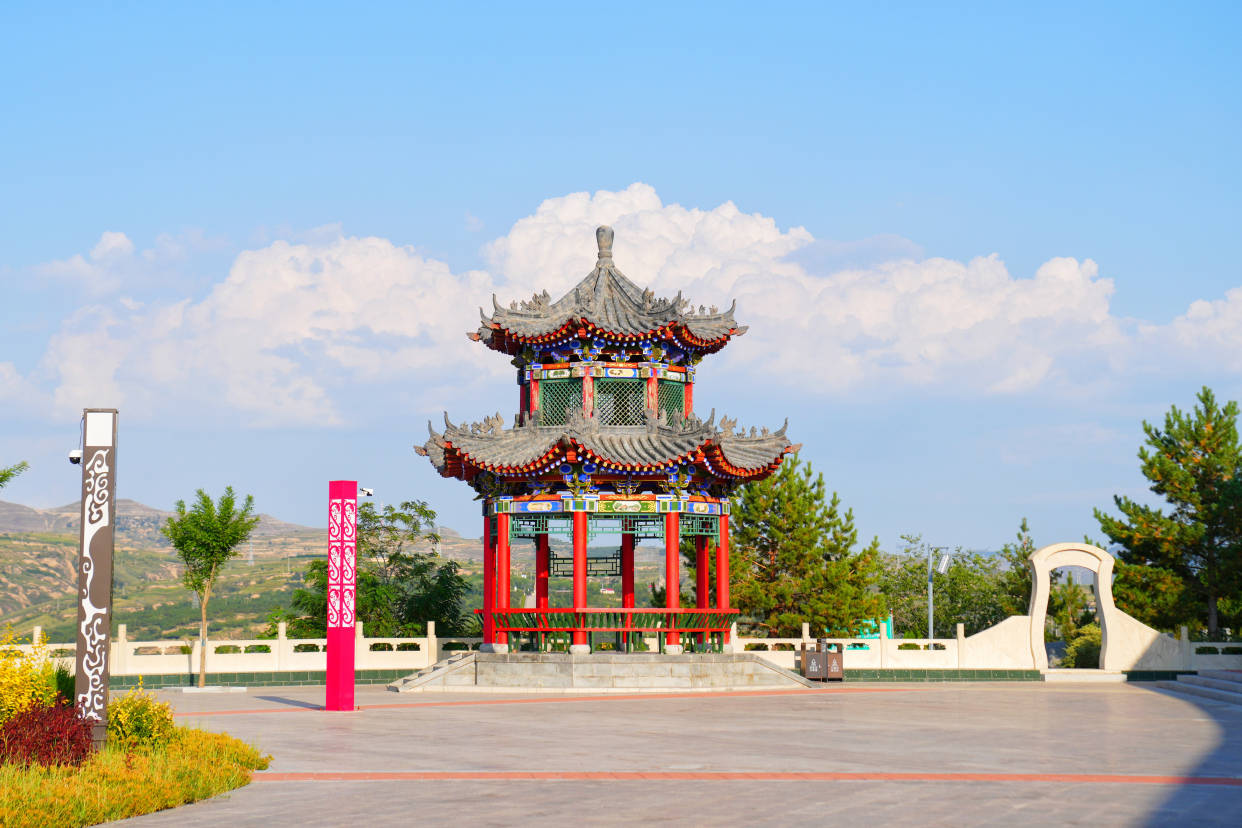 山西偏关是一个宝藏旅游城市,风景壮丽,长城和黄河在这里握手_老牛湾