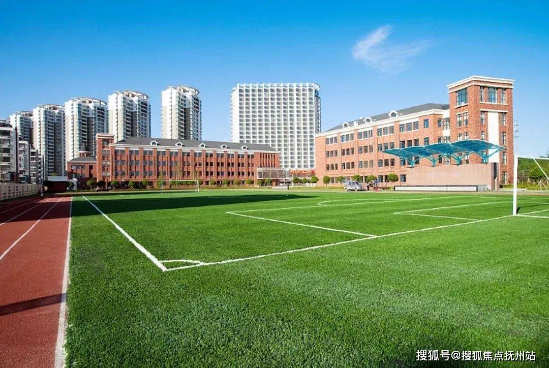 北面约400米就是在建萧山中学附属通惠初中(建设中)
