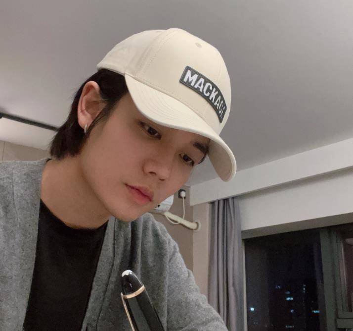 林彦俊被曝嫖娼!亲吻女生大腿照片曝光,前女友曝光更多证据,太辣了!