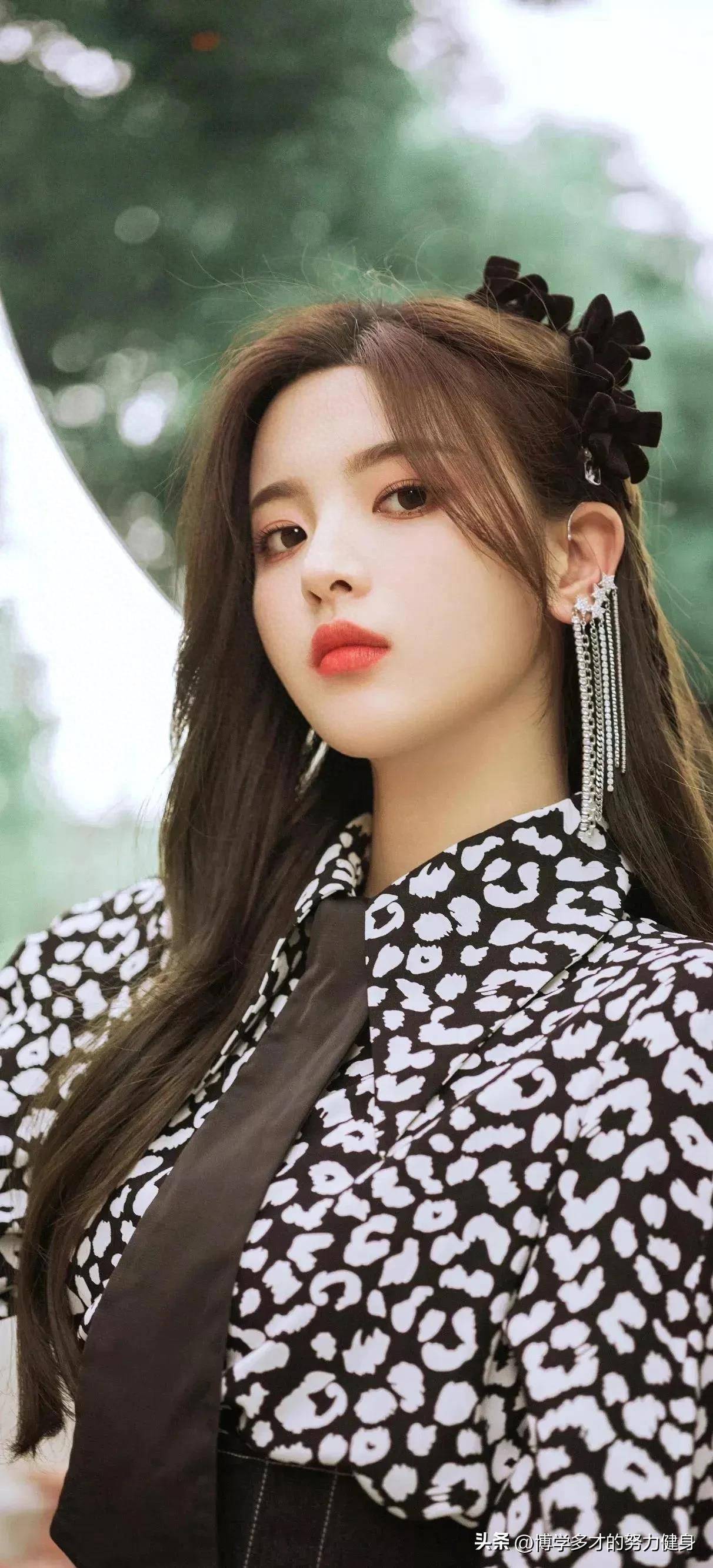 杨超越是幸运的努力成功