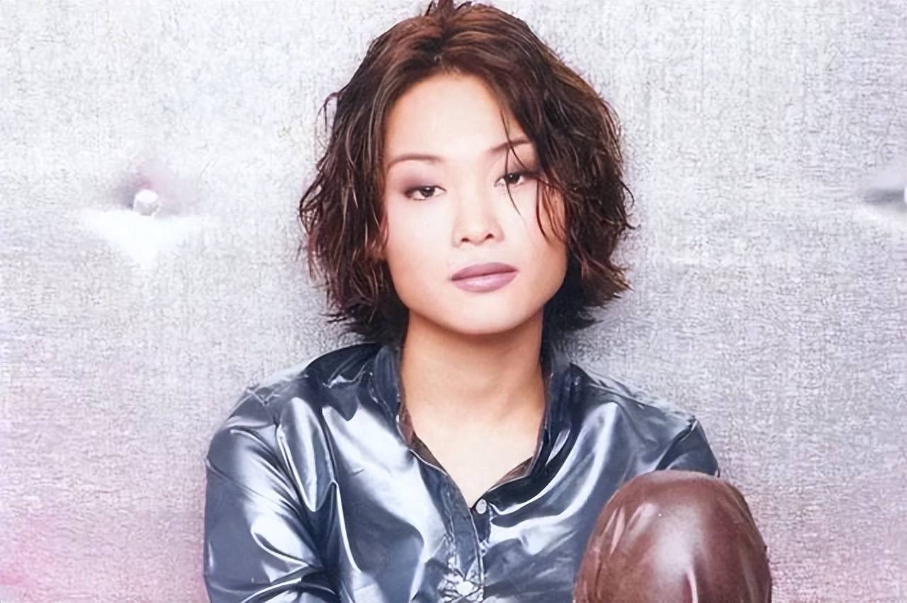 王菲,却被两个渣男推入精神深渊,如今49岁无人问津_许美静_生活_人生