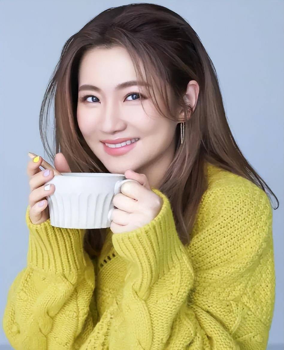 任家萱正在住院并等待分娩,儿子体重接近8磅,陈嘉桦可能陪产_孩子_小