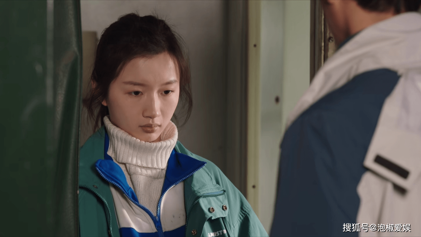 《父辈的荣耀》:凤勤的凉鞋,讲透了她对亲生母亲的恨_长山_顾家_穿着