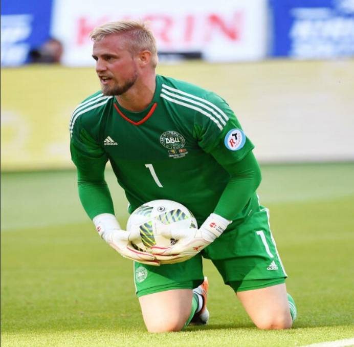 丹麦36岁门将舒梅切尔加盟比利时安德莱赫特,签约一年_的合同_卡斯帕