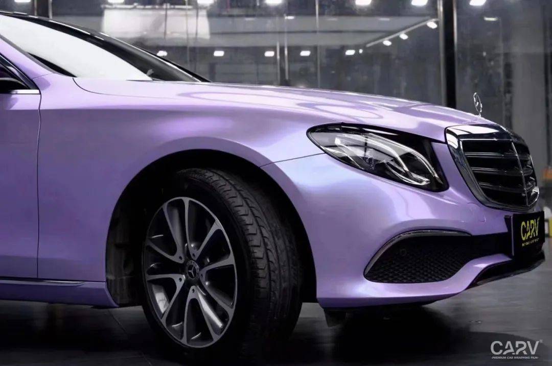 奔驰e300卡孚carv改色膜梦幻银幻紫,这是你们要的梦幻美吗?