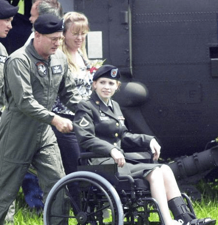 伊拉克战争中 那个被俘虏的美军女兵 后来的命运怎样了_杰西卡·林奇