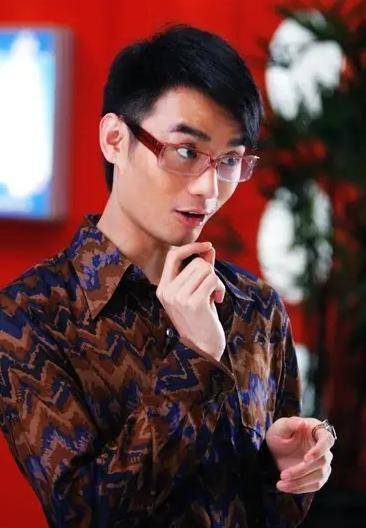 王凯:曾被正午力捧,当红却淡出,他到底怎么了?_张翰_父母_工作