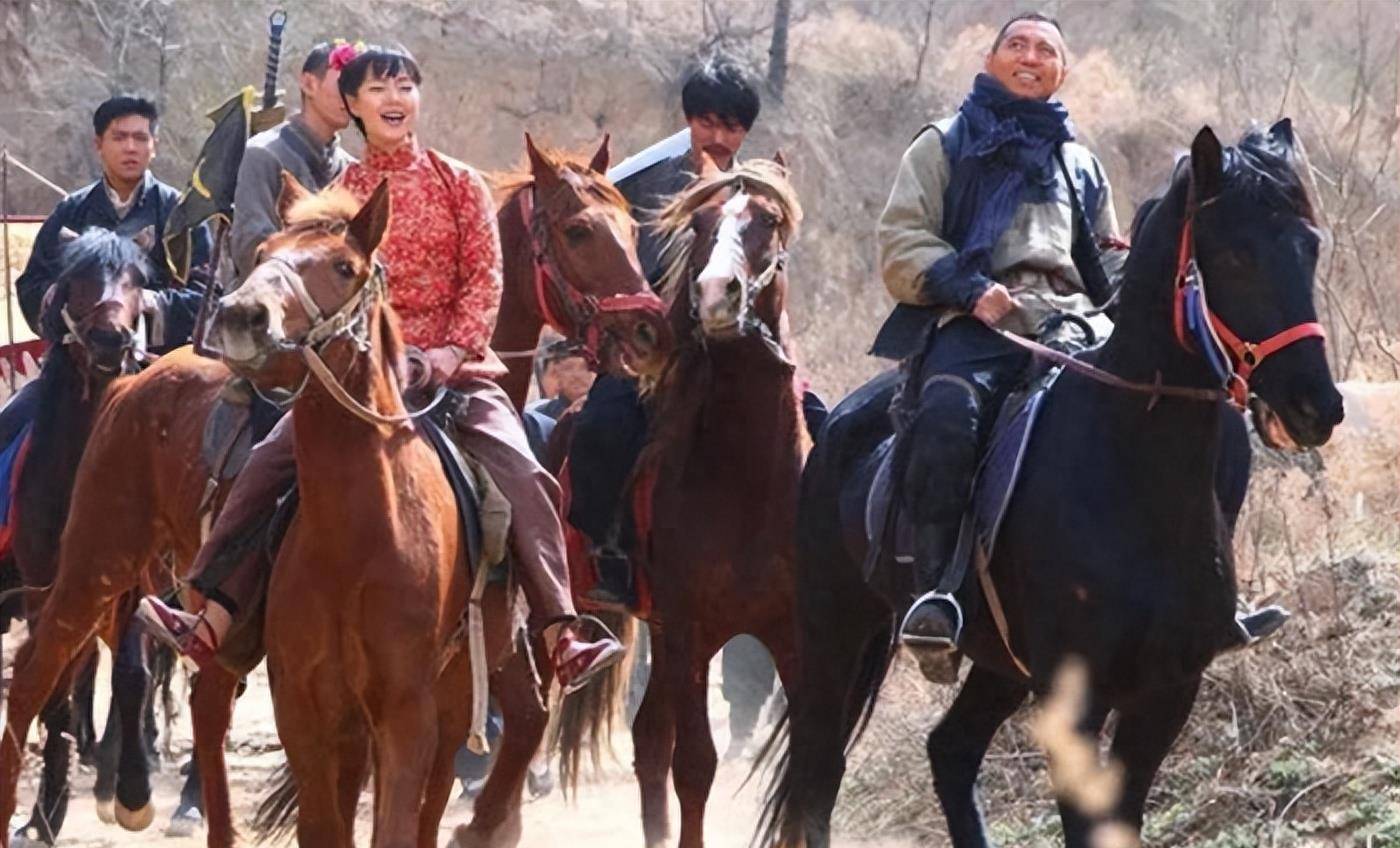 那是在电视剧《兵出潼关》的拍摄现场,本来当天为了保护演员的人身