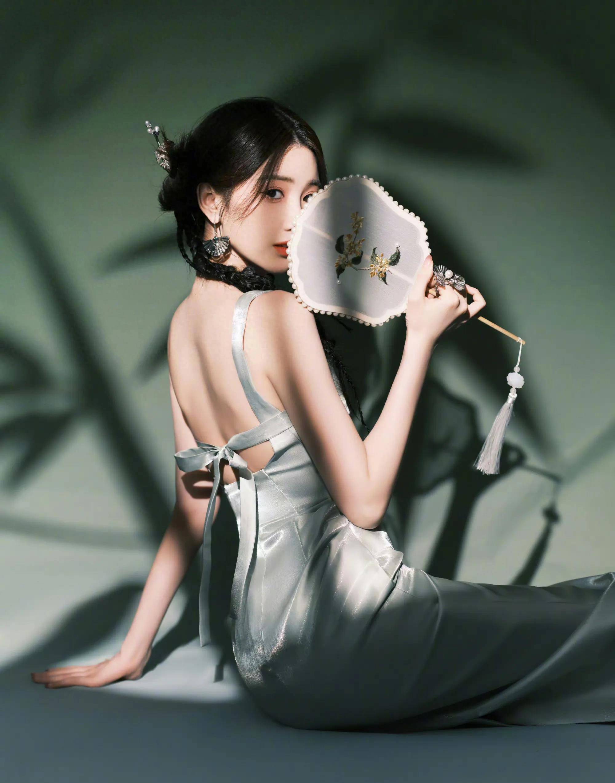 女明星国风与新中式风榜_符合中国_旗袍_中国服装