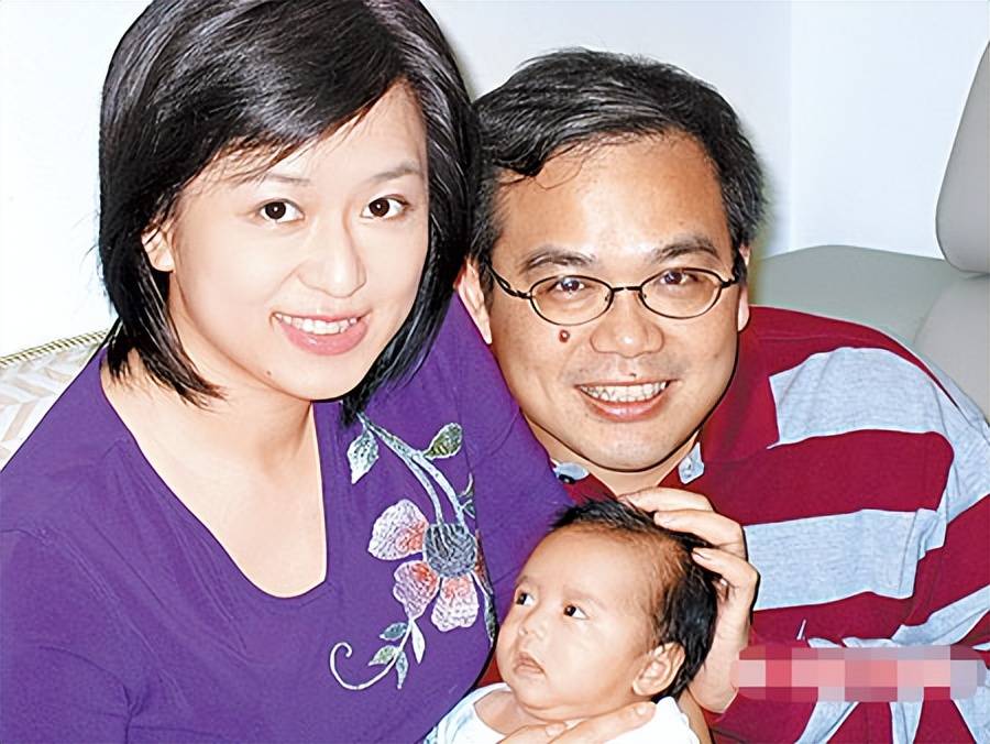 与64岁教授男友甜蜜相拥,曝年底领证结婚_周玉琴_赖岳谦_婚姻