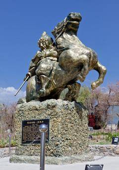 苏定方雕像原创作者:@说客先生dys123爱好庞杂,中庸之道,趣聊简史