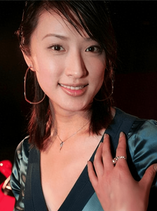 陈坚红:名模出身,身价过亿,嫁大8岁王志文,如今怎么样了?