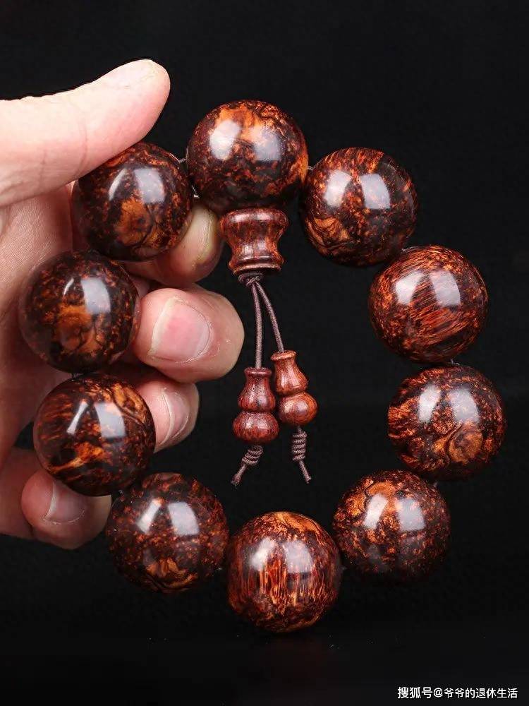 海黄手串这样盘才能出效果_盘玩_黄花梨_表面