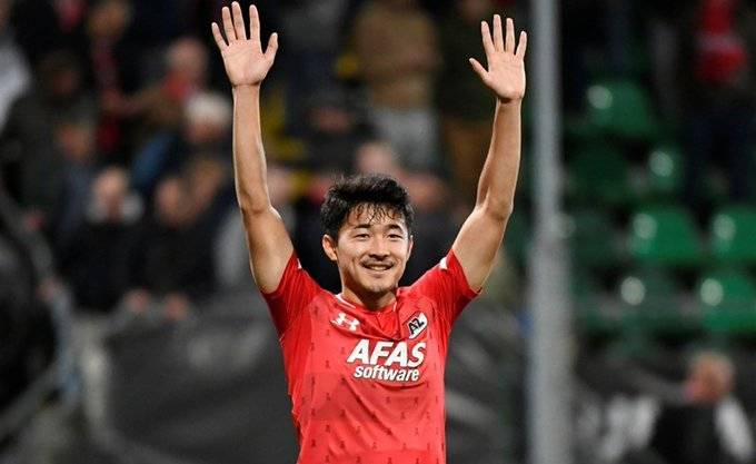 菅原由势是一位有着出色足球技巧和潜力的日本球员_梦想_德国_进步