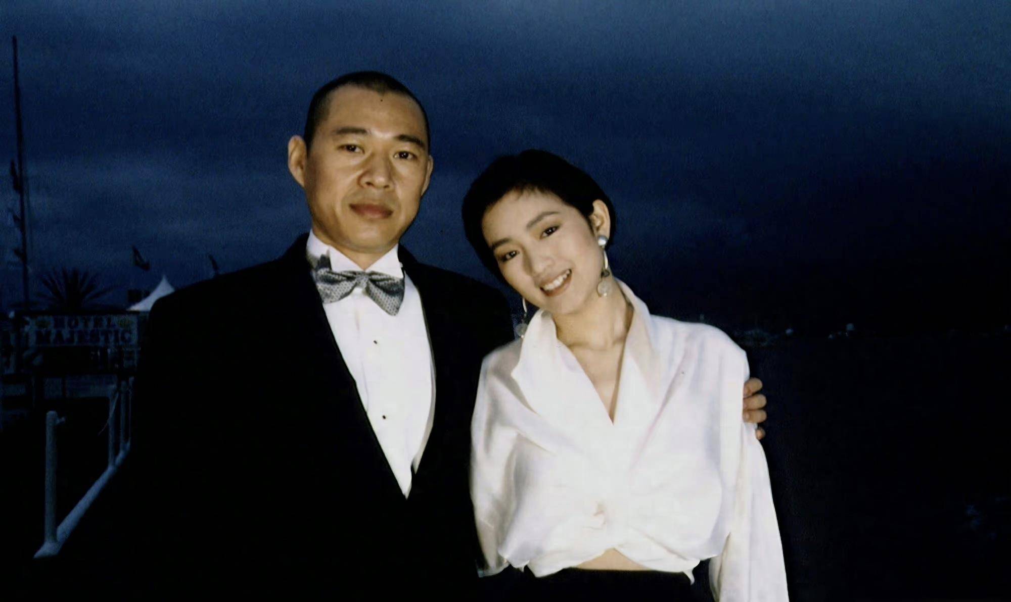 1996年,巩俐带着自己的作品与张国荣,张丰毅等人一起亮相戛纳电影节.