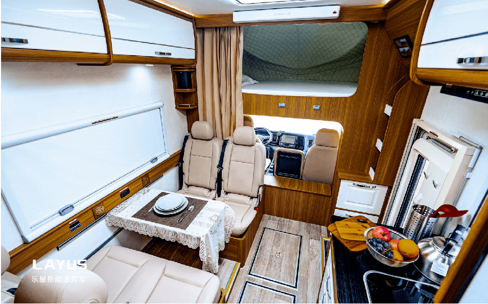 一汽解放底盘新能源混动房车,上绿牌,免购置税,总续航竟能达到1200