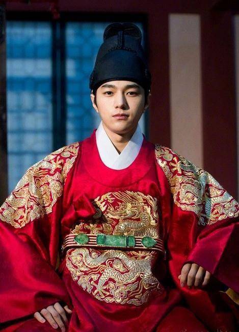 成宗大王李娎的原配,恭惠王后,韩明浍的女儿——韩氏世祖大王原配,懿