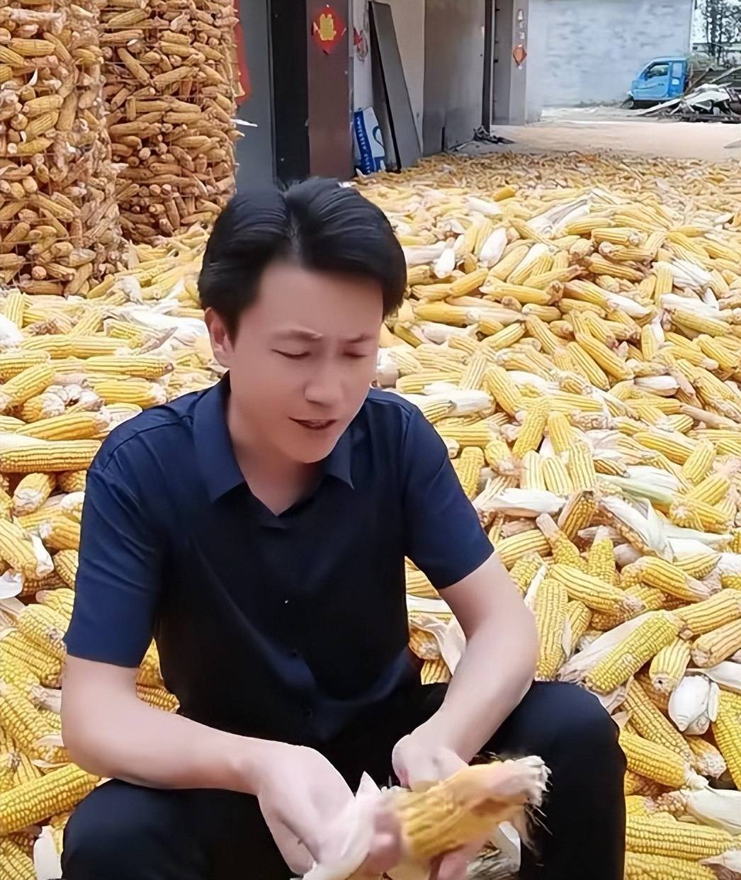 网红"秀才"真容曝光,美颜功力深厚,真面目似西游记昴日星官_网友_质疑